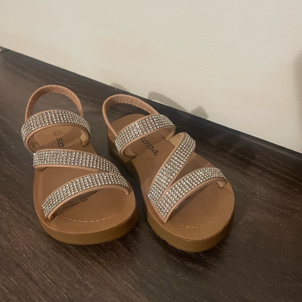Soda Natural Sandals